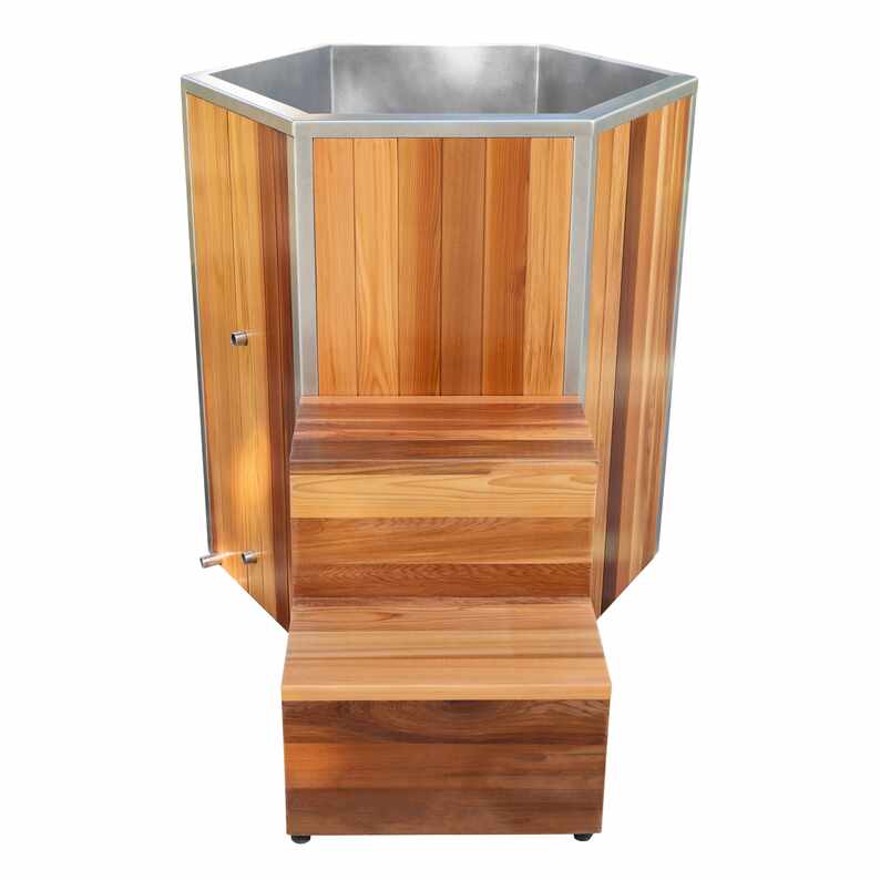 Cedar Cold Potopna kad z dostopno stopnico